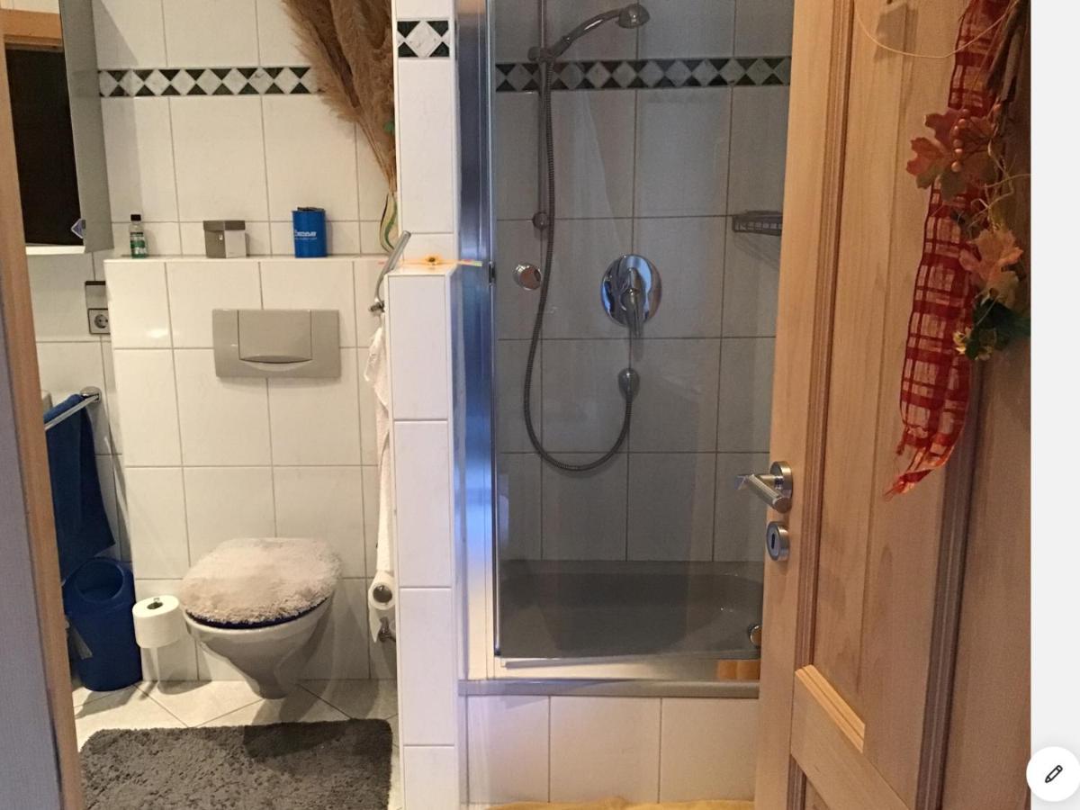 Doppelzimmer Mit Terrasse Zum Garten, Ruhig, Weinbergsblick, Zusaetzliches Kinderzimmer Anbei Moeglich Вининген Екстериор снимка
