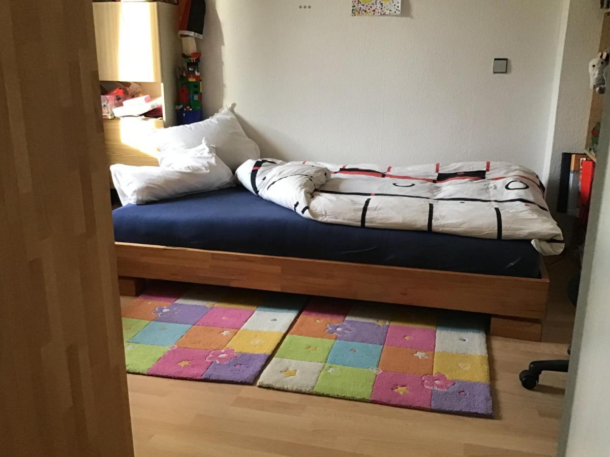 Doppelzimmer Mit Terrasse Zum Garten, Ruhig, Weinbergsblick, Zusaetzliches Kinderzimmer Anbei Moeglich Вининген Екстериор снимка